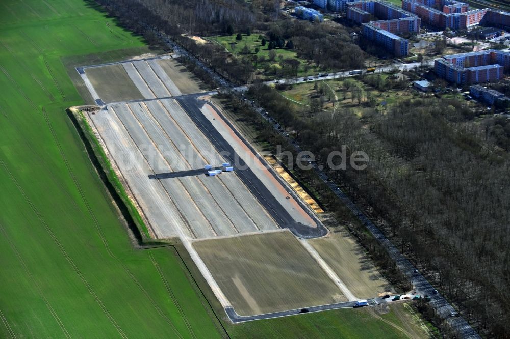 Hönow von oben - IGA- Parkplatz und Abstellfläche für Automobile in Hönow im Bundesland Brandenburg