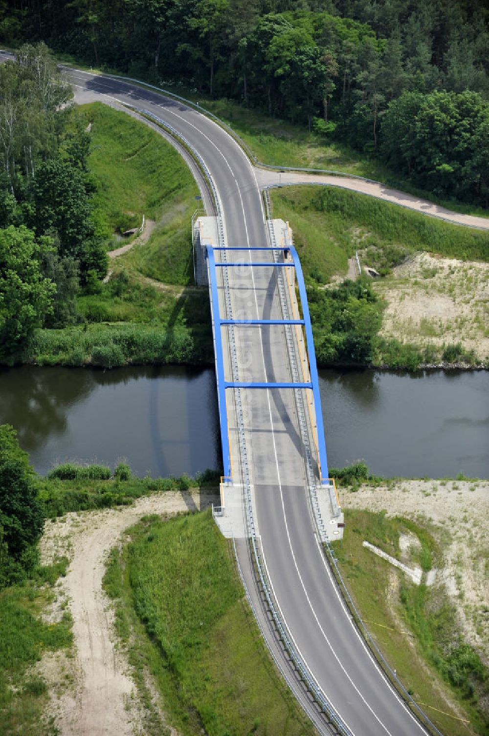 Luftbild Ihleburg - Ihleburger Brücke über dem Elbe-Havel-Kanal