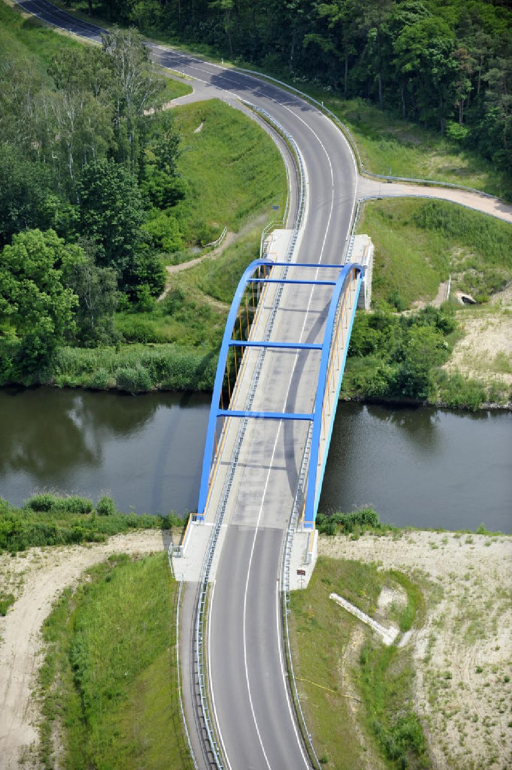 Luftaufnahme Ihleburg - Ihleburger Brücke über dem Elbe-Havel-Kanal