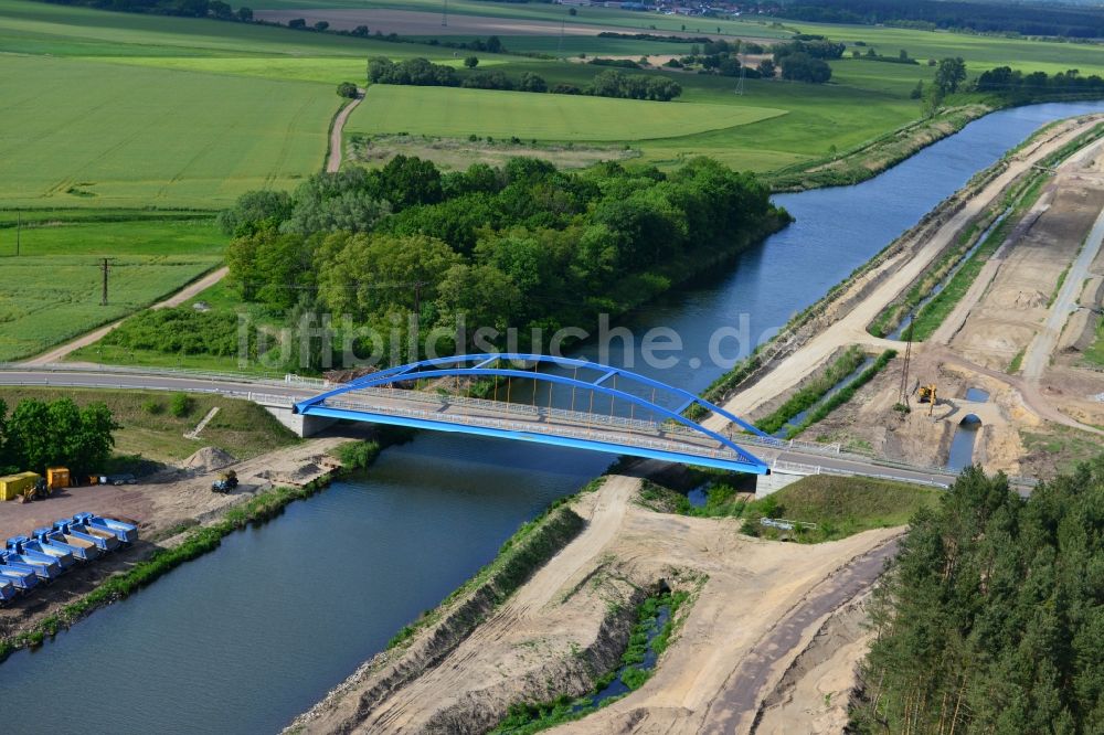 Ihleburg aus der Vogelperspektive: Ihleburger Brücke über den Elbe-Havel-Kanal bei Ihleburg im Bundesland Sachsen-Anhalt