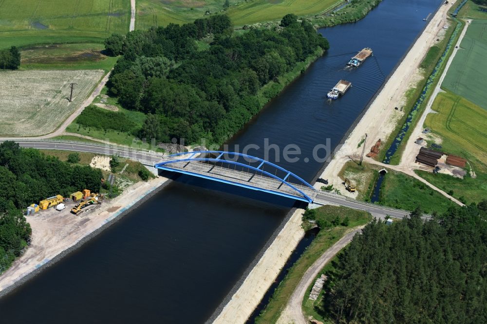 Ihleburg aus der Vogelperspektive: Ihleburger Brücke über den Elbe-Havel-Kanal bei Ihleburg im Bundesland Sachsen-Anhalt