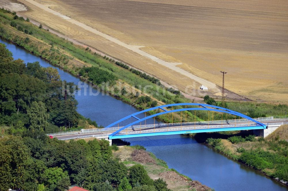 Ihleburg von oben - Ihleburger Straßenbrücke über dem Elbe-Havel-Kanal im Bundesland Sachsen-Anhalt