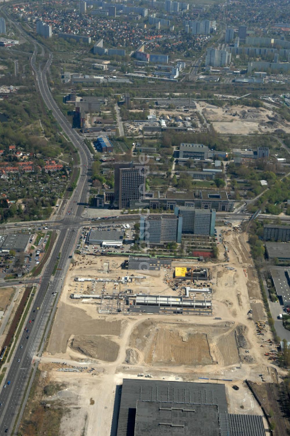 Berlin aus der Vogelperspektive: IKEA Baustelle / construction area Berlin-Lichtenberg