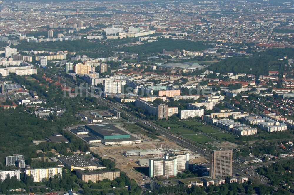 Berlin aus der Vogelperspektive: IKEA Baustelle / construction area Berlin-Lichtenberg