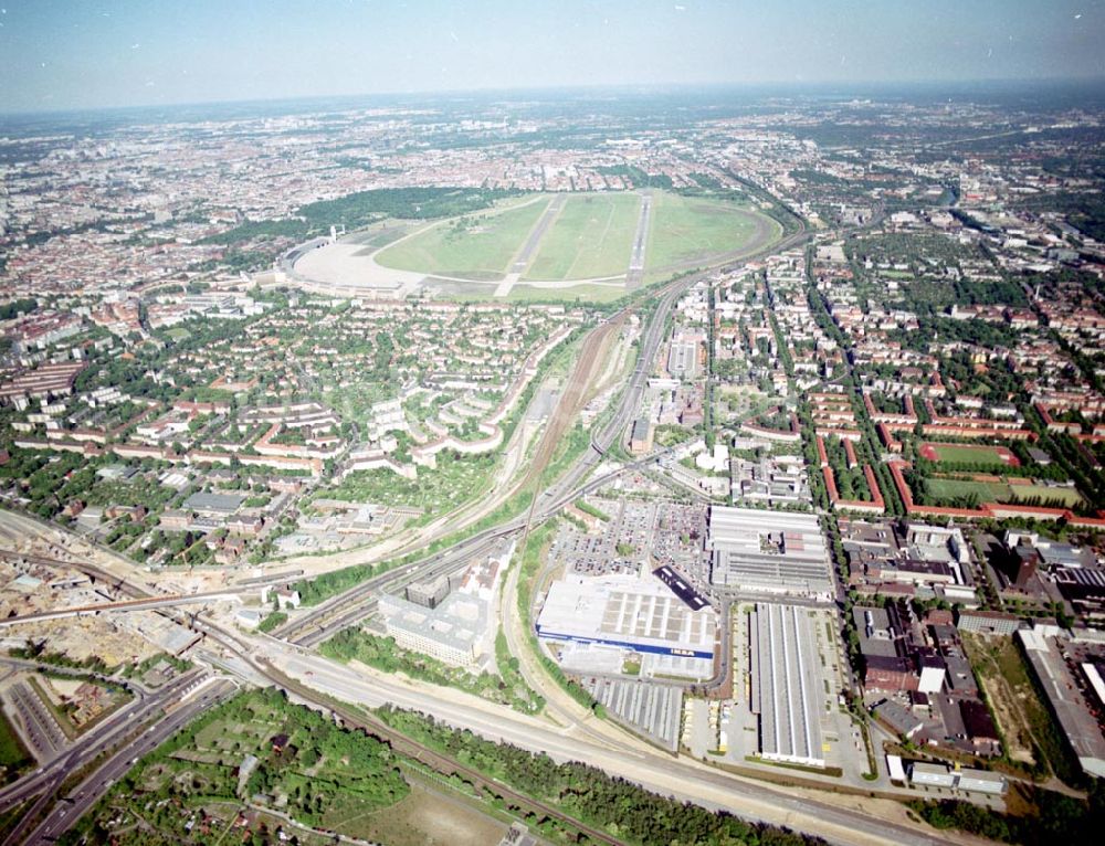 Berlin-Tempelhof aus der Vogelperspektive: IKEA Berlin-Tempelhof