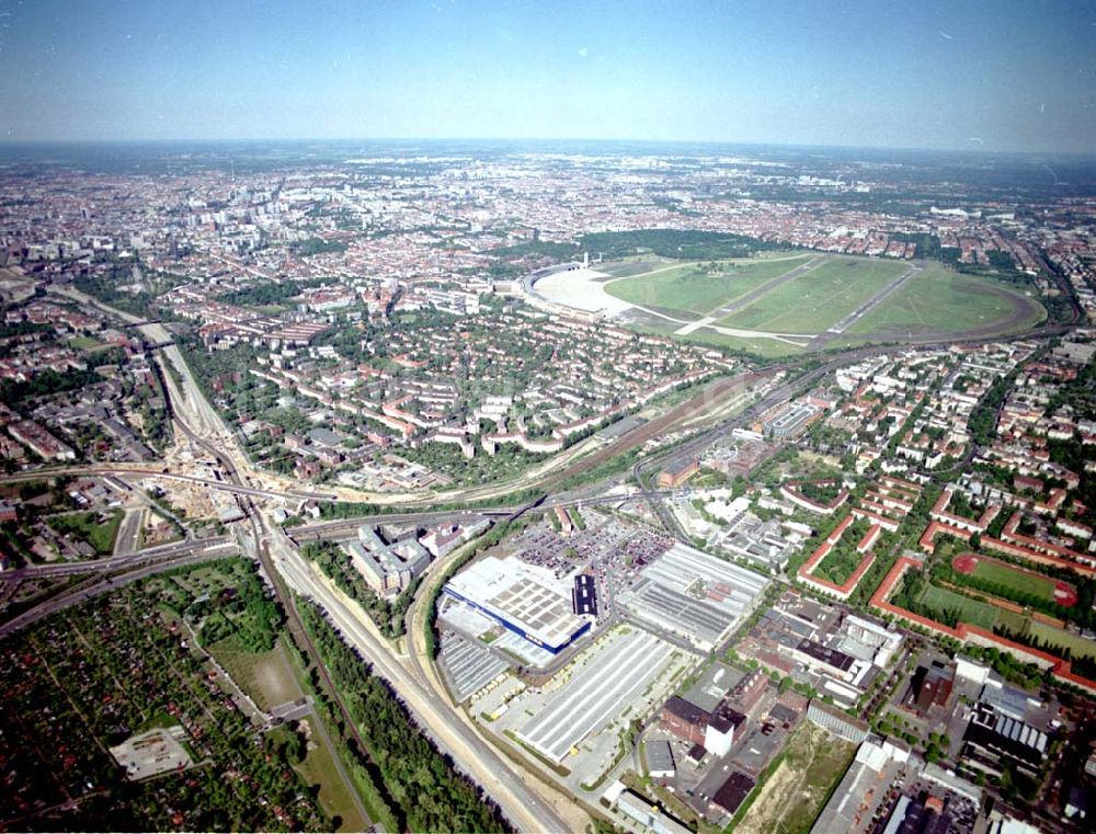 Berlin-Tempelhof von oben - IKEA Berlin-Tempelhof