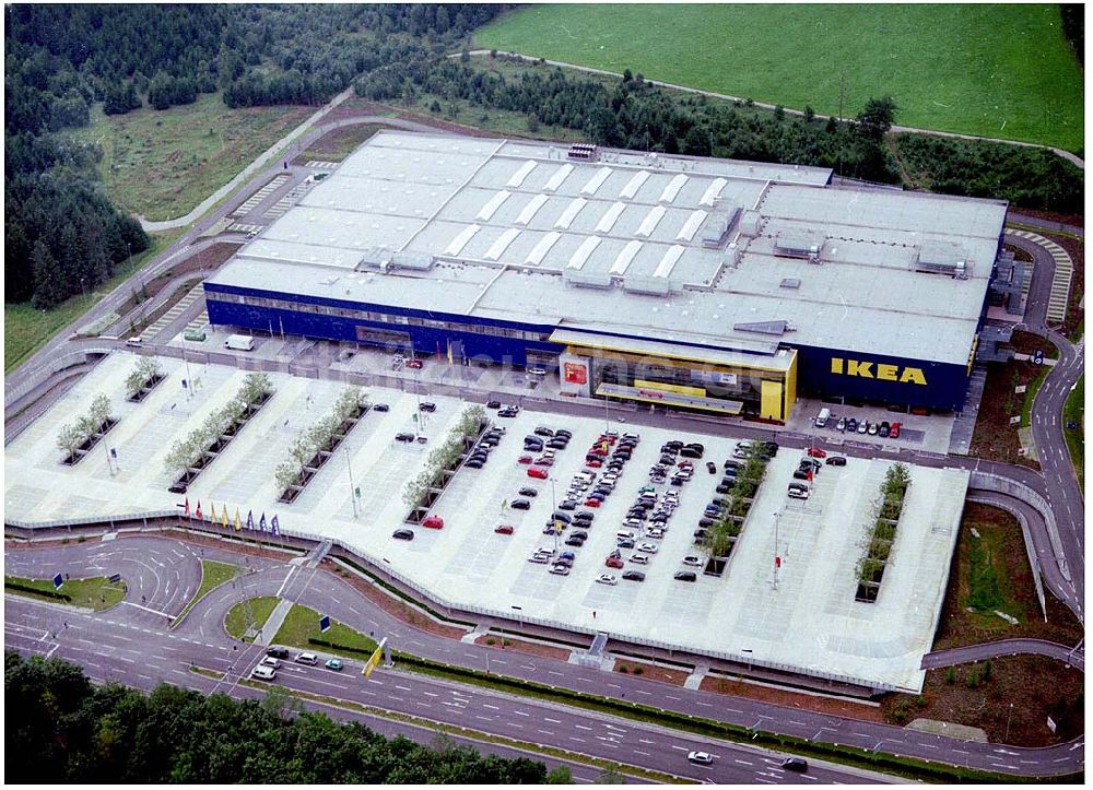 München aus der Vogelperspektive: IKEA Einrichtungshaus am Autobahndreieck München Taufkirchen