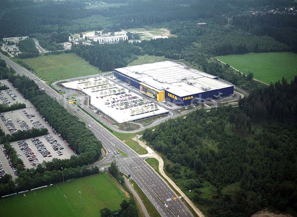 München von oben - IKEA Einrichtungshaus am Autobahndreieck München Taufkirchen