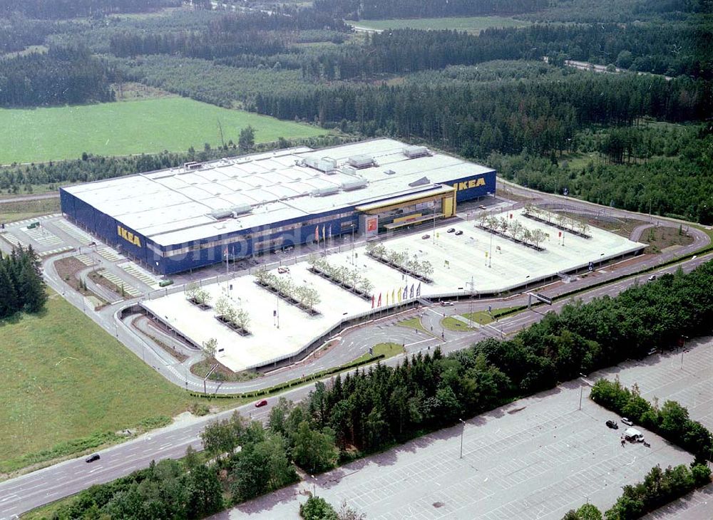 München von oben - IKEA Einrichtungshaus am Autobahndreieck München Taufkirchen