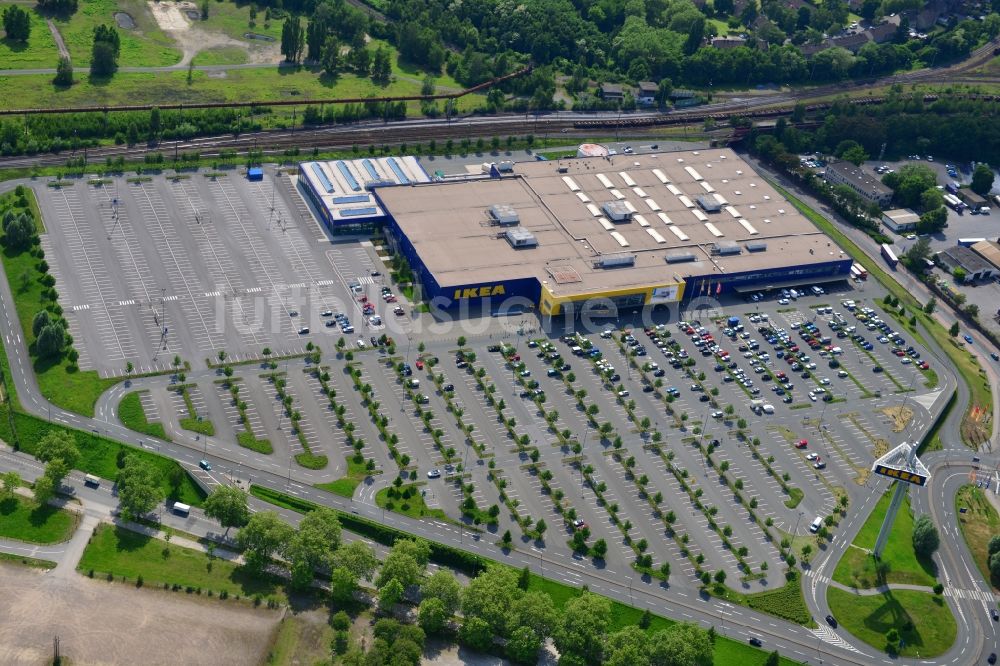 Luftaufnahme Duisburg - IKEA Einrichtungshaus an der Beeker Straße am Autobahnkreuz Duisburg-Nord in Duisburg im Bundesland Nordrhein-Westfalen