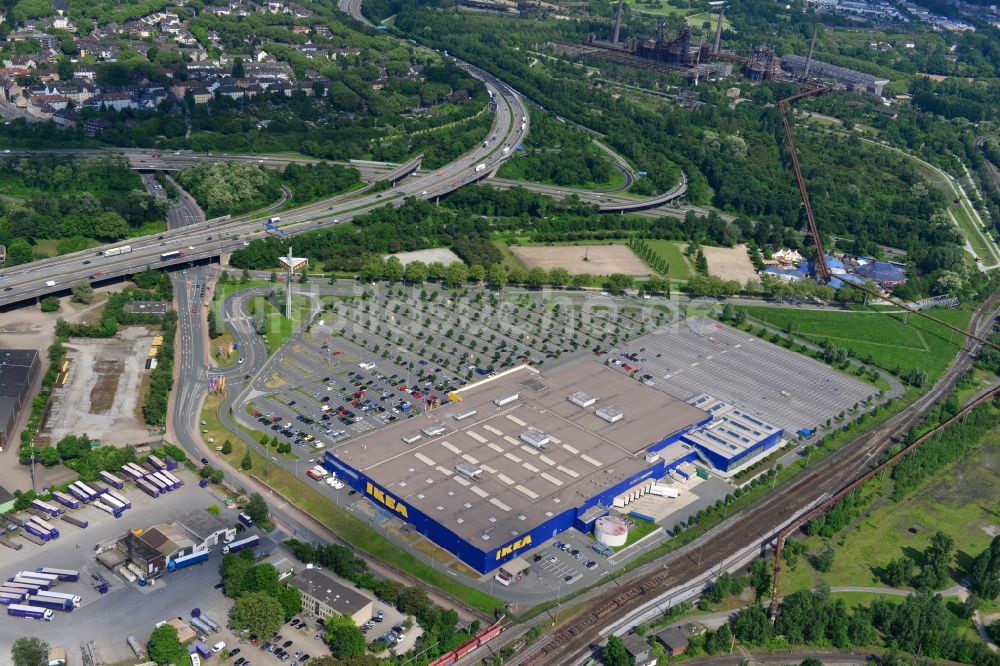 Luftbild Duisburg - IKEA Einrichtungshaus an der Beeker Straße am Autobahnkreuz Duisburg-Nord in Duisburg im Bundesland Nordrhein-Westfalen