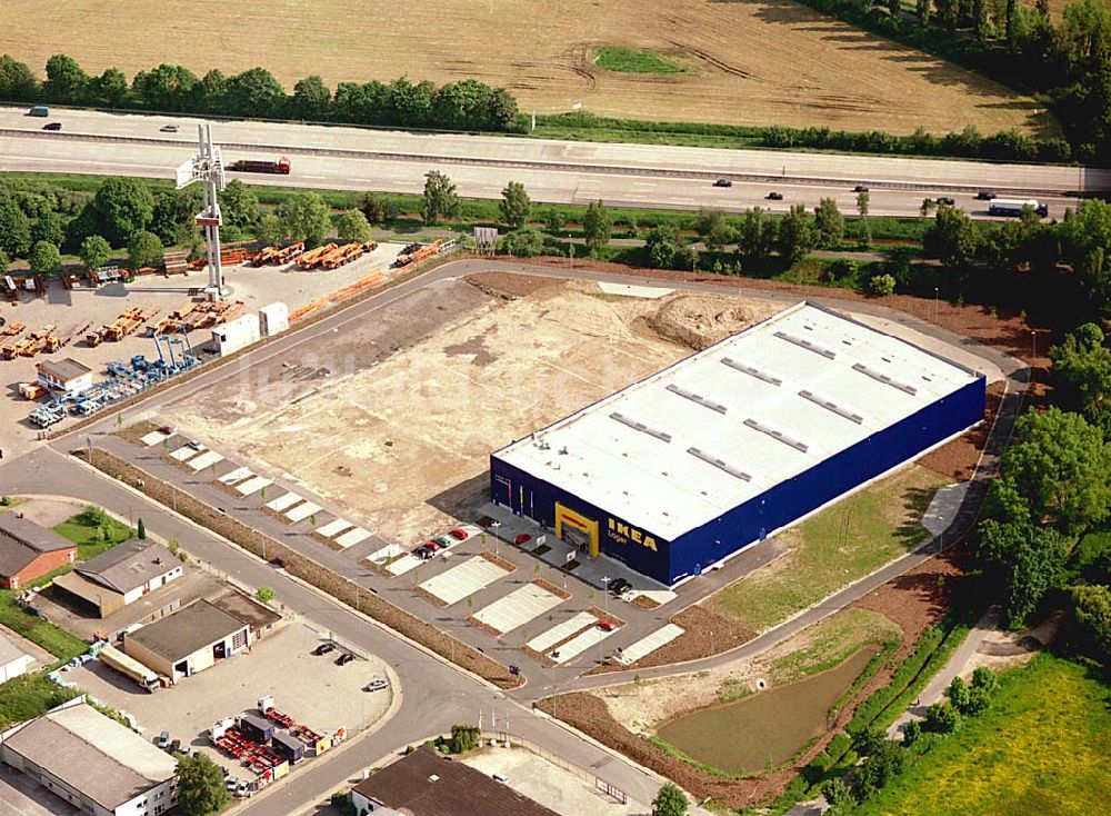 Luftbild Bremen - Brinkum - IKEA-Einrichtungshaus in Bremen-Brinkum im Gewerbegebiet Brinkum-Nord an der Autobahn A1/E22.