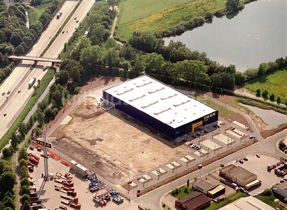 Bremen - Brinkum von oben - IKEA-Einrichtungshaus in Bremen-Brinkum im Gewerbegebiet Brinkum-Nord an der Autobahn A1/E22.