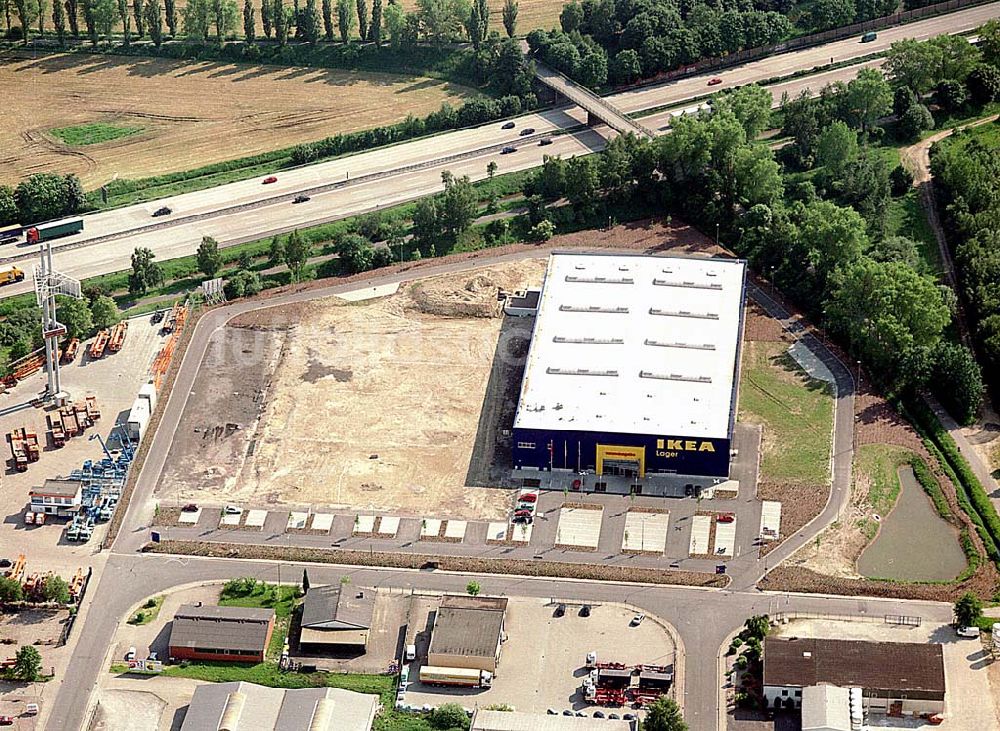 Luftbild Bremen - Brinkum - IKEA-Einrichtungshaus in Bremen-Brinkum im Gewerbegebiet Brinkum-Nord an der Autobahn A1/E22.