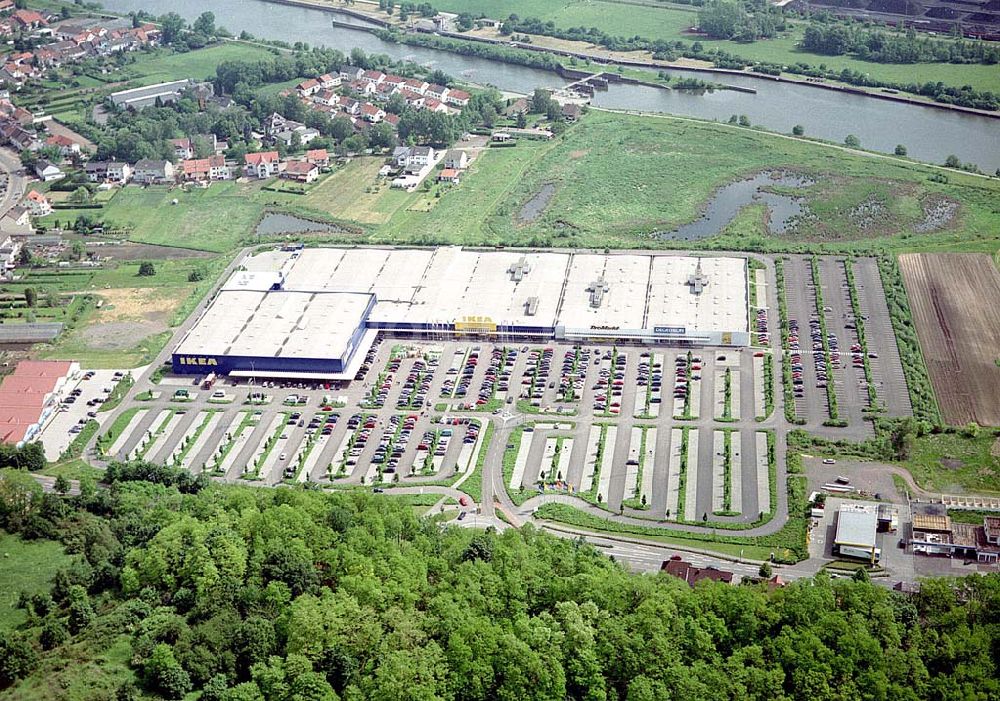 Luftbild Saarlouis - IKEA-Einrichtungshaus und Decathlon- sowie PROMARKT-Mieter in Saarlouis-Liesdorf.