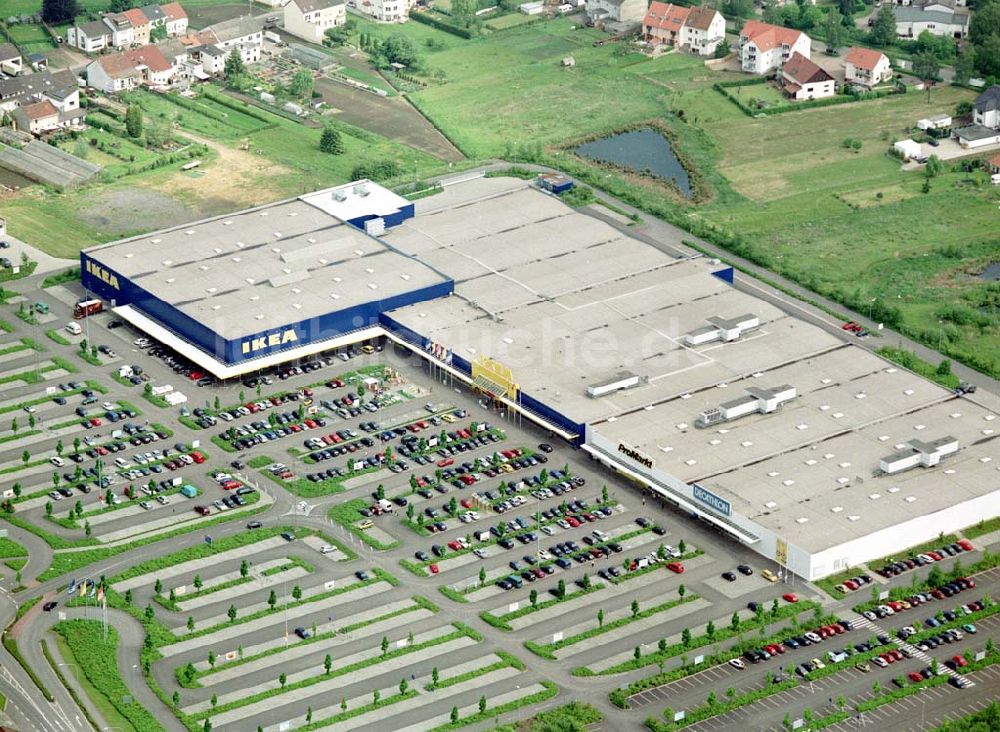 Saarlouis von oben - IKEA-Einrichtungshaus und Decathlon- sowie PROMARKT-Mieter in Saarlouis-Liesdorf.