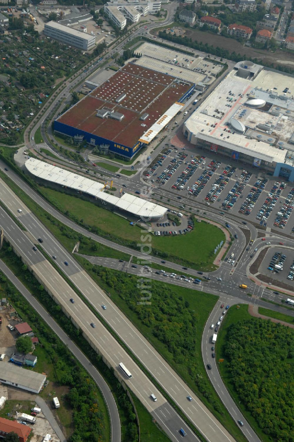 Dresden aus der Vogelperspektive: IKEA - Einrichtungshaus im Elbepark Dresden