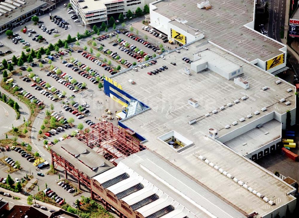 Luftaufnahme Essen - IKEA-Einrichtungshaus in Essen-Altendorf mit BAUMARKT-Niederlassung sowie der alten KRUPP-Halle mit Brücke zur Innenstadt