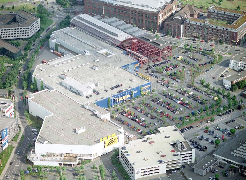 Luftbild Essen - IKEA-Einrichtungshaus in Essen-Altendorf mit BAUMARKT-Niederlassung sowie der alten KRUPP-Halle mit Brücke zur Innenstadt