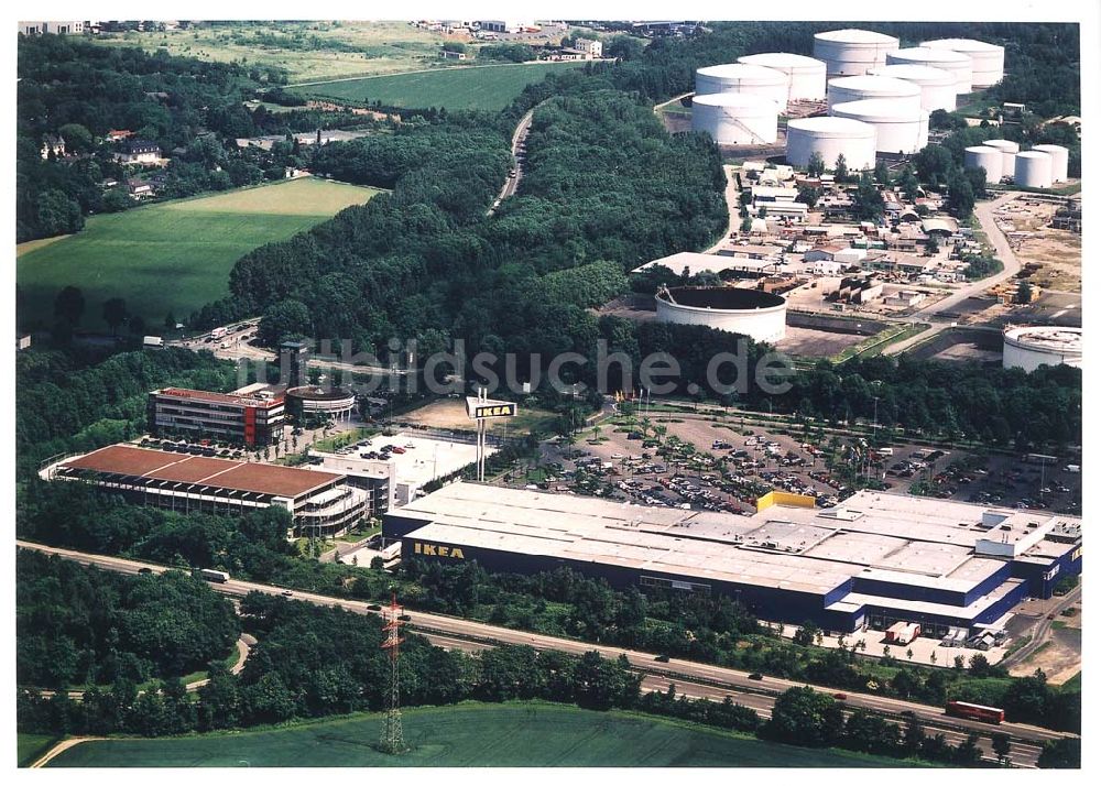 Köln - Godorf von oben - IKEA-Einrichtungshaus Köln-Godorf an der Shell-Raffinerie mit dem IKEA-eigenen Gewerbegebiet an der BAB 555.