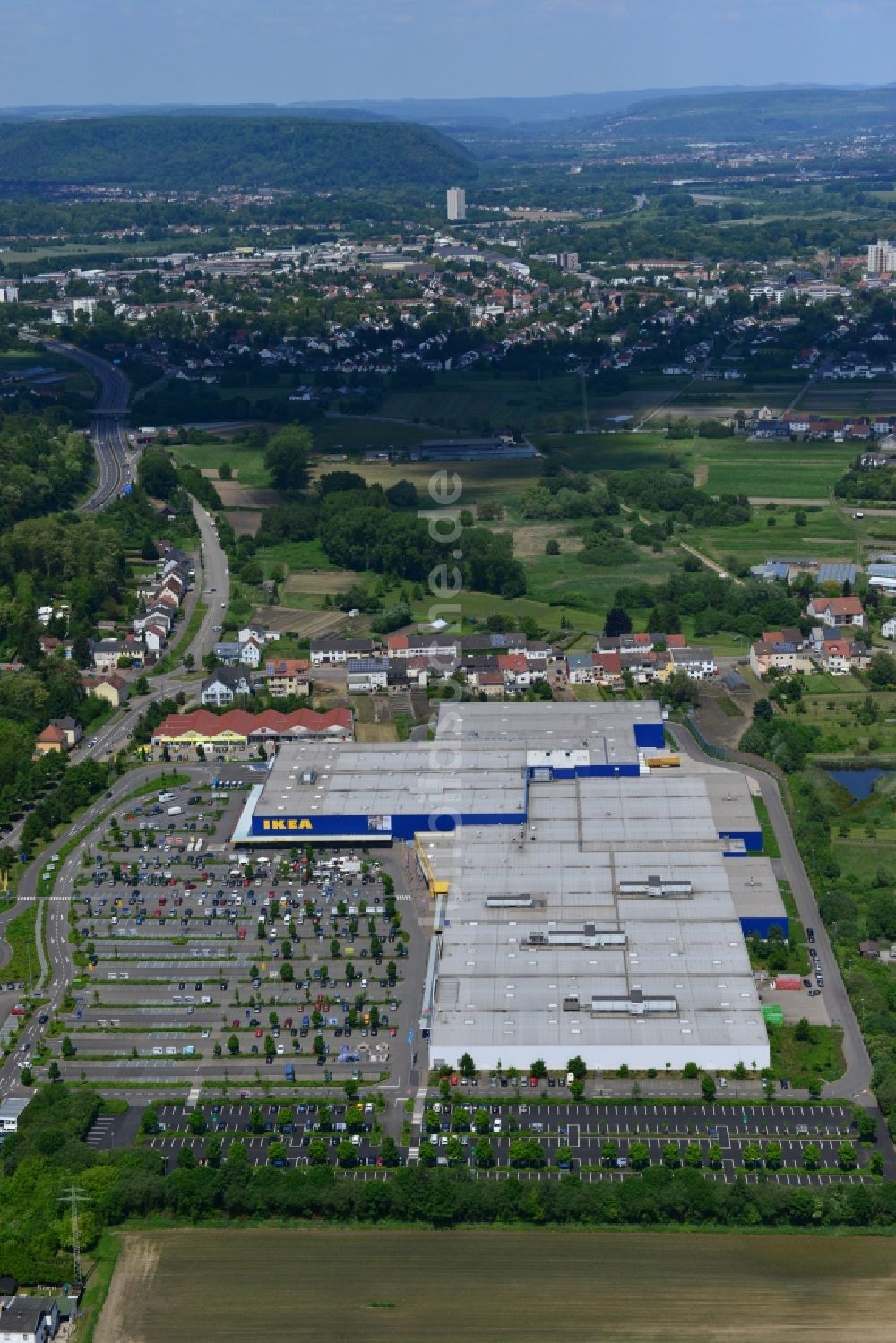 Saarlouis von oben - IKEA Einrichtungshaus / Möbelhaus in Saarlouis im Saarland