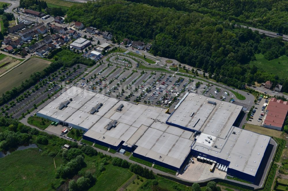 Saarlouis von oben - IKEA Einrichtungshaus / Möbelhaus in Saarlouis im Saarland