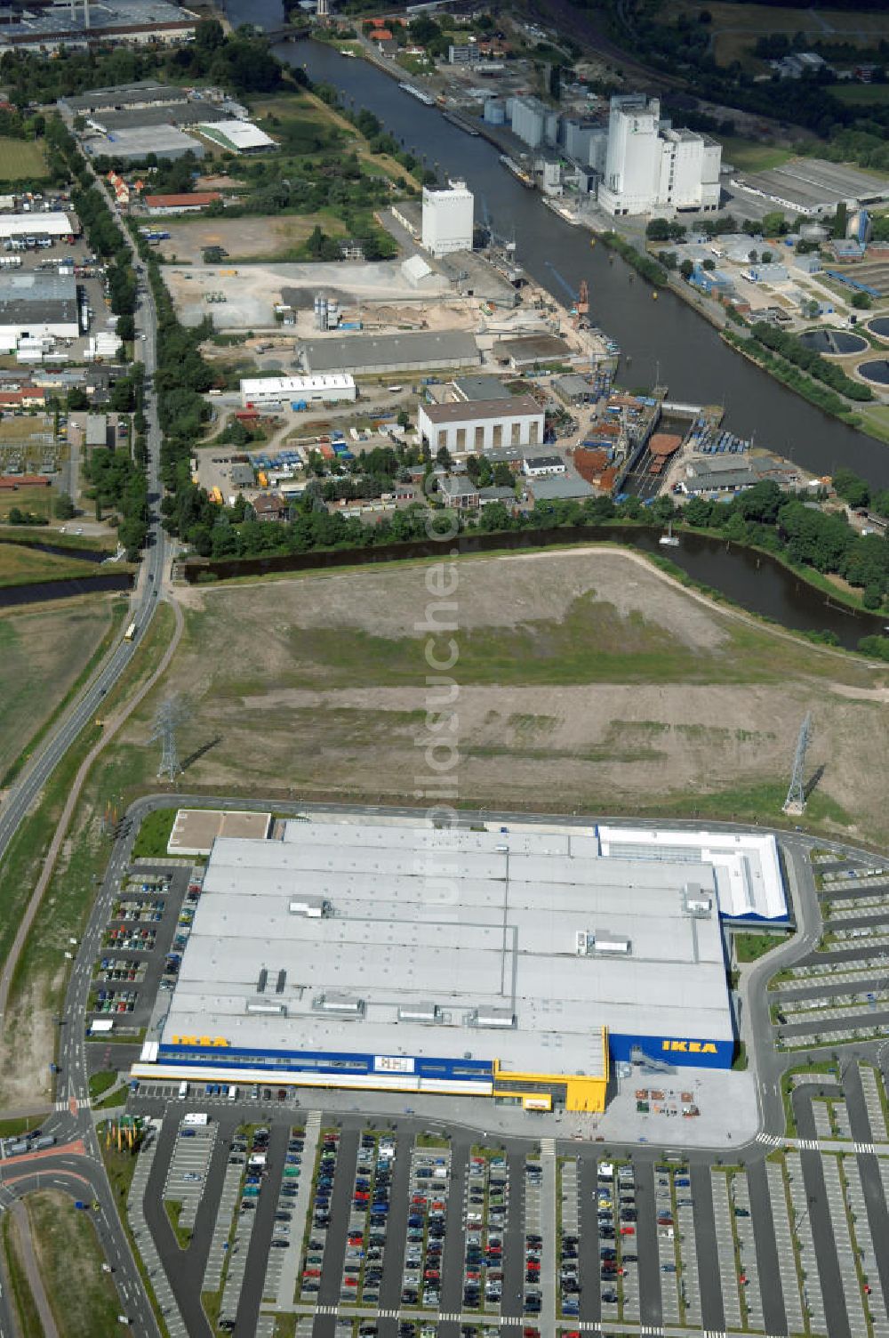 Luftbild Oldenburg - IKEA Einrichtungshaus in Oldenburg