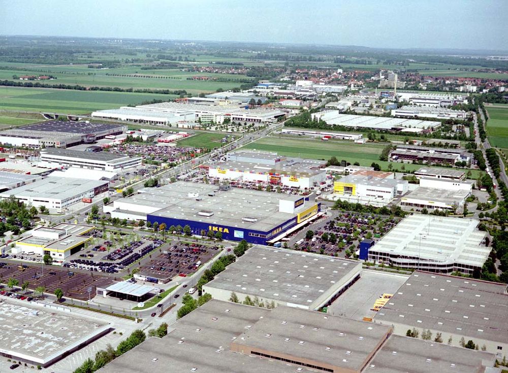 Luftaufnahme Eching bei München - IKEA - Einrichtungshaus und vermietete Grundstücke bei Eching im Gewerbegebiet Ost an der Autobahn A9.