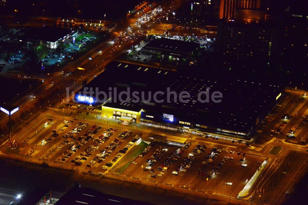 Berlin aus der Vogelperspektive: IKEA Möbelhaus - Einrichtungszentrum an der landsberger Allee in Berlin - Hohenschönhausen