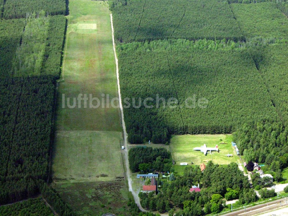 Borkheide aus der Vogelperspektive: IL-18 der INTERFLUG im Hans Grade Museum in Borkheide im Bundesland Brandenburg