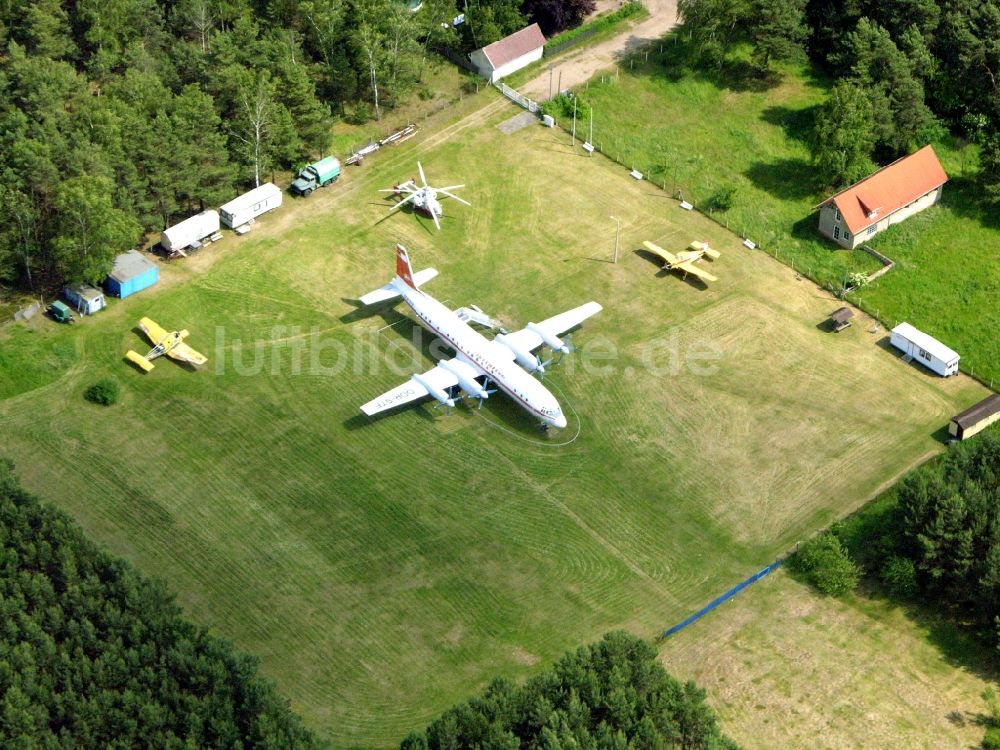 Borkheide aus der Vogelperspektive: IL-18 der INTERFLUG im Hans Grade Museum in Borkheide im Bundesland Brandenburg