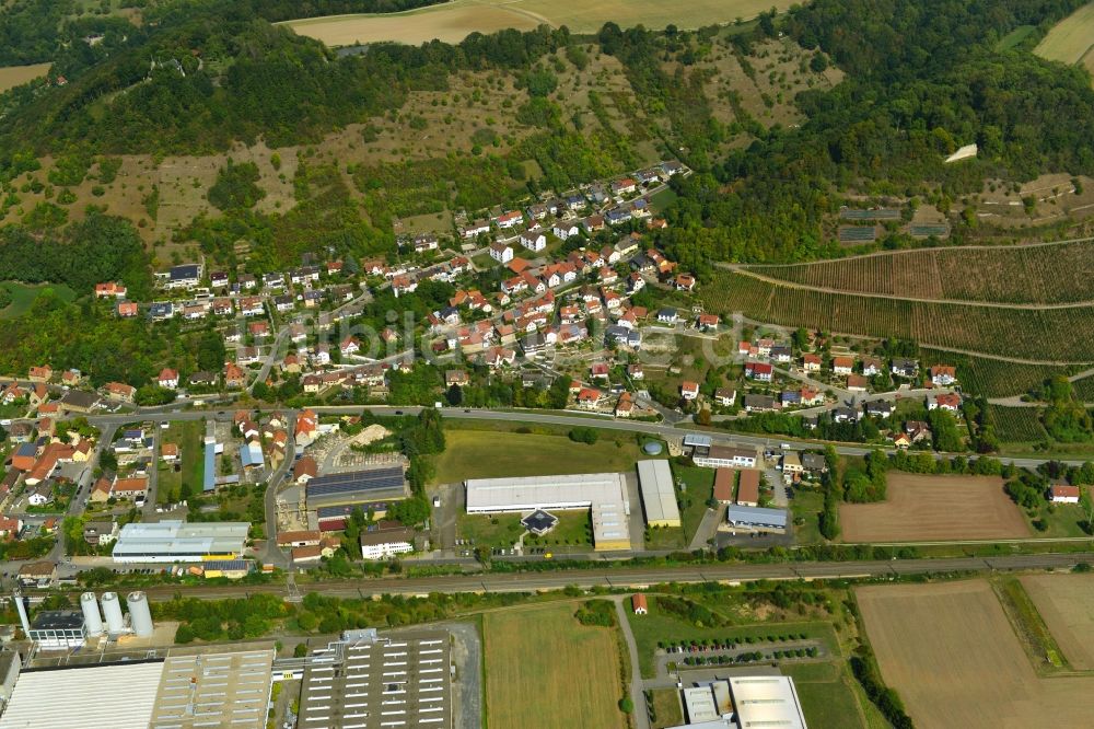 Schmachtenberg aus der Vogelperspektive: Im Landkreis Haßberge gelegene Ortschaft Schmachtenberg im Bundesland Bayern