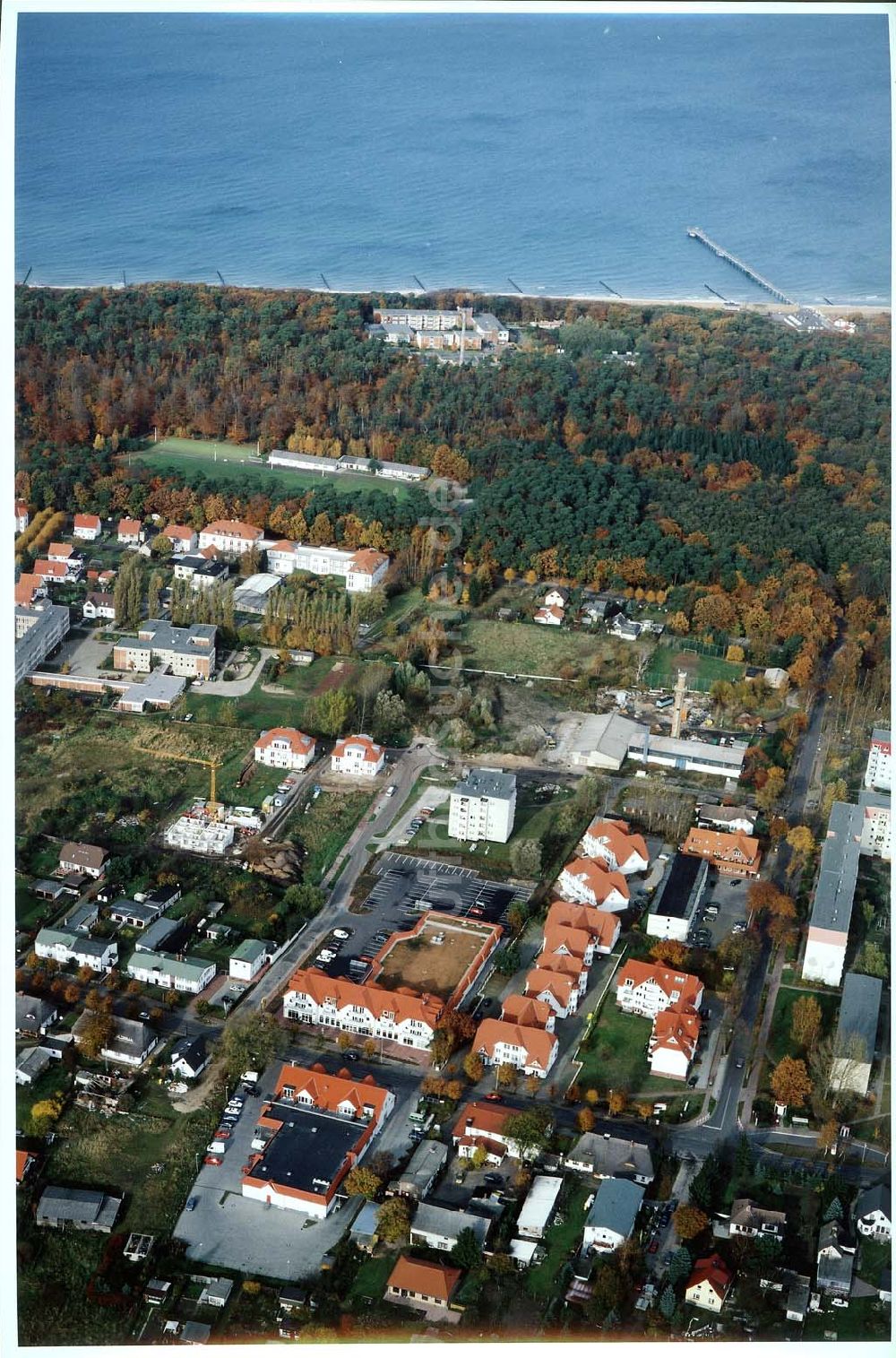 Seeheilbad Graal-Müritz / Mecklenburg - Vorpommern aus der Vogelperspektive: Immobilien der Firma HAWO GmbH im Seeheilbad Graal-Müritz in Mecklenburg - Vorpommern.