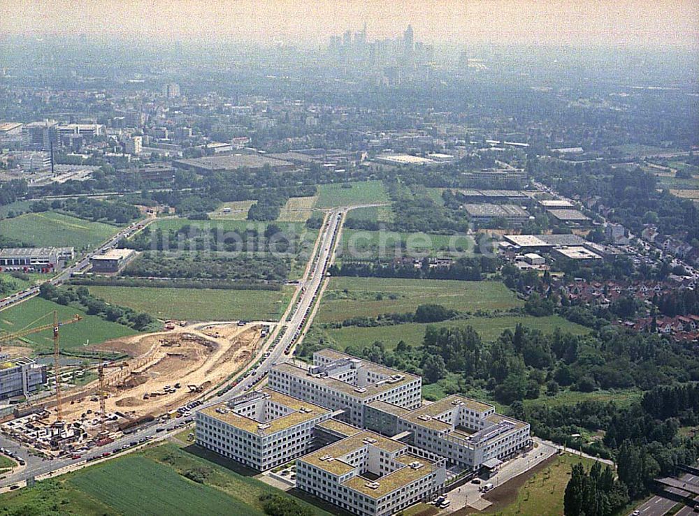 Luftbild Frankfurt am Main - Immobilienkomplex der HVB-Immobilienmanagement AG am Eschborner Dreieck in Frankfurt / Main.