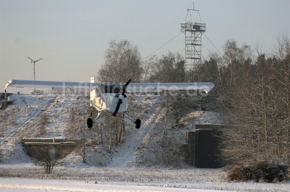 Luftaufnahme WERNEUCHEN - In Deutschland produziertes Ganzmetall Ultraleichtflugzeug (UL) vom Typ Wild Thing