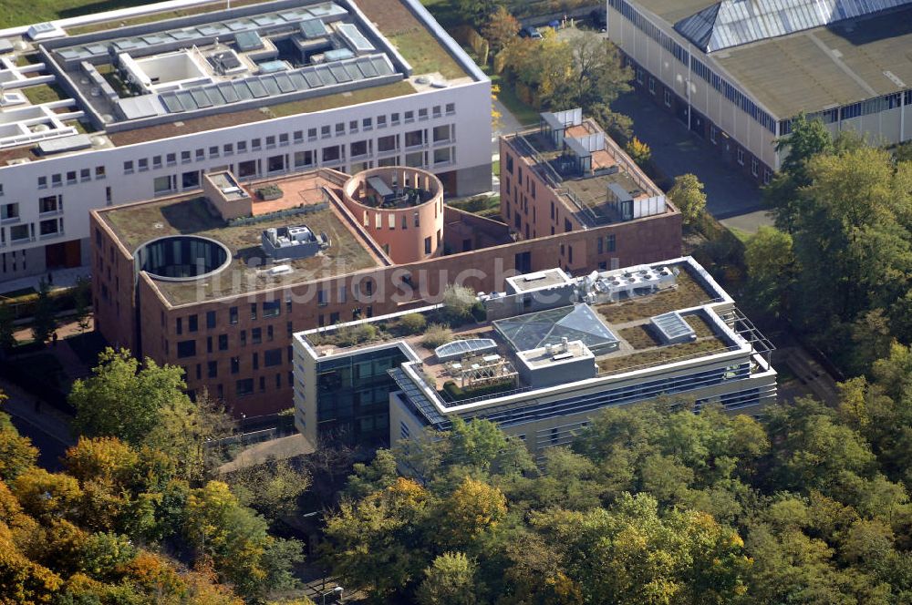 Berlin aus der Vogelperspektive: Indische und Südafrikanische Botschaft im Botschaftsviertel von Berlin