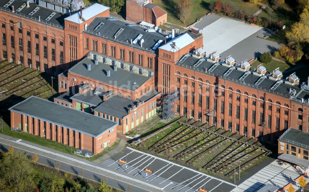 Knappenrode von oben - Industrie- Denkmal der technischen Anlagen und Produktionshallen des Geländes Energiefabrik in Knappenrode im Bundesland Sachsen, Deutschland