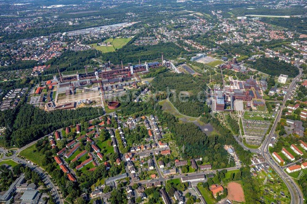 Luftaufnahme Essen - Industrie- Denkmal der technischen Anlagen und Produktionshallen des Geländes der Stiftung des UNESCO-Welterbe Zollverein in Essen im Bundesland Nordrhein-Westfalen, Deutschland