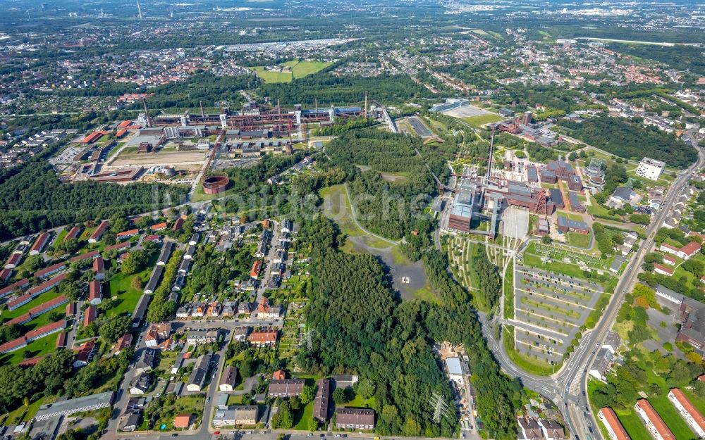 Essen von oben - Industrie- Denkmal der technischen Anlagen und Produktionshallen des Geländes der Stiftung des UNESCO-Welterbe Zollverein in Essen im Bundesland Nordrhein-Westfalen, Deutschland