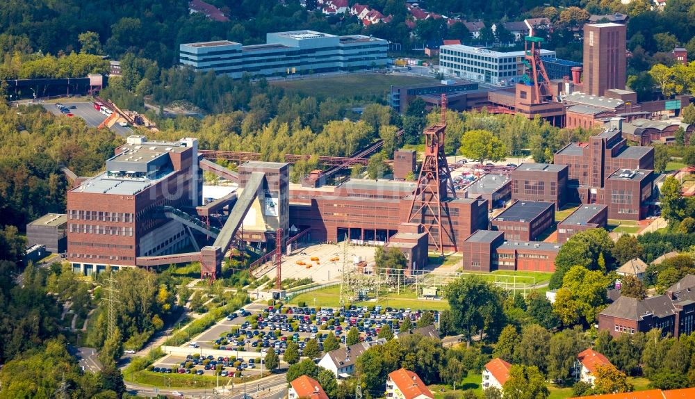 Essen von oben - Industrie- Denkmal der technischen Anlagen und Produktionshallen des Geländes der Stiftung des UNESCO-Welterbe Zollverein in Essen im Bundesland Nordrhein-Westfalen, Deutschland