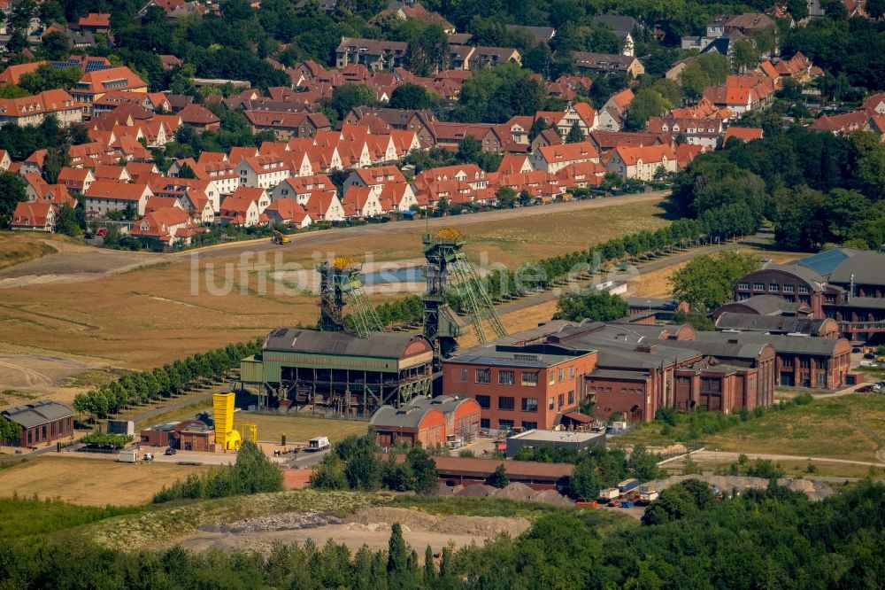 Luftaufnahme Ahlen - Industrie- Denkmal der technischen Anlagen und Produktionshallen des Geländes der Zeche Westfalen in Ahlen im Bundesland Nordrhein-Westfalen, Deutschland