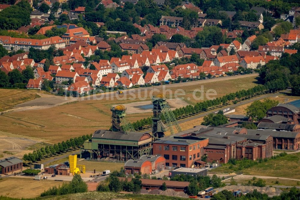 Ahlen aus der Vogelperspektive: Industrie- Denkmal der technischen Anlagen und Produktionshallen des Geländes der Zeche Westfalen in Ahlen im Bundesland Nordrhein-Westfalen, Deutschland