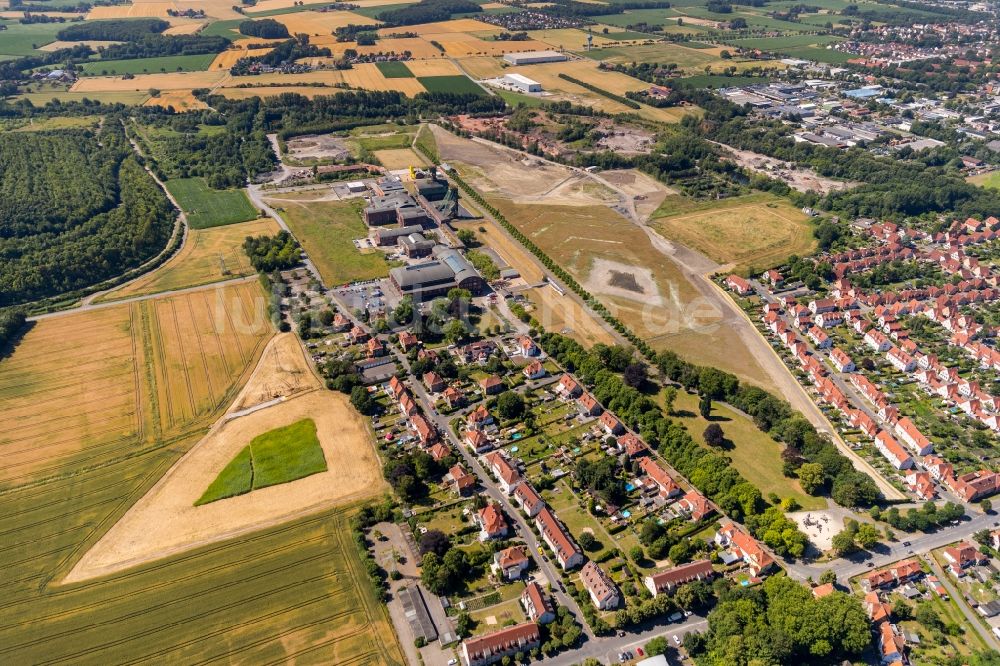 Ahlen aus der Vogelperspektive: Industrie- Denkmal der technischen Anlagen und Produktionshallen des Geländes der Zeche Westfalen in Ahlen im Bundesland Nordrhein-Westfalen, Deutschland