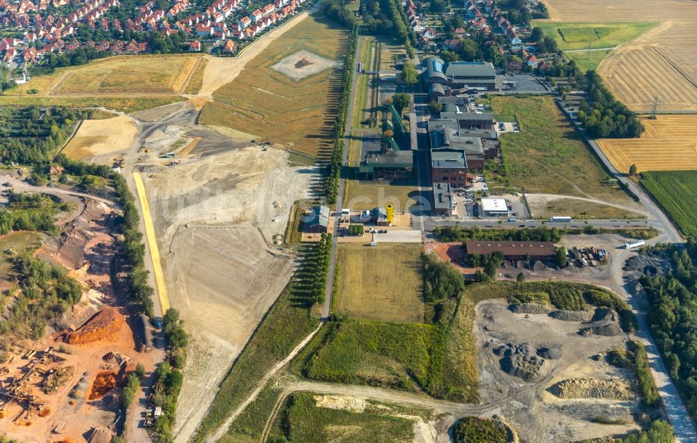 Luftaufnahme Ahlen - Industrie- Denkmal der technischen Anlagen und Produktionshallen des Geländes der Zeche Westfalen in Ahlen im Bundesland Nordrhein-Westfalen, Deutschland