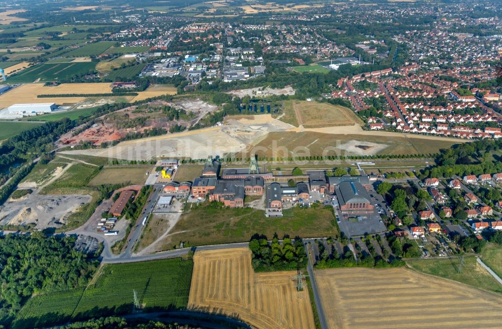 Ahlen von oben - Industrie- Denkmal der technischen Anlagen und Produktionshallen des Geländes der Zeche Westfalen in Ahlen im Bundesland Nordrhein-Westfalen, Deutschland