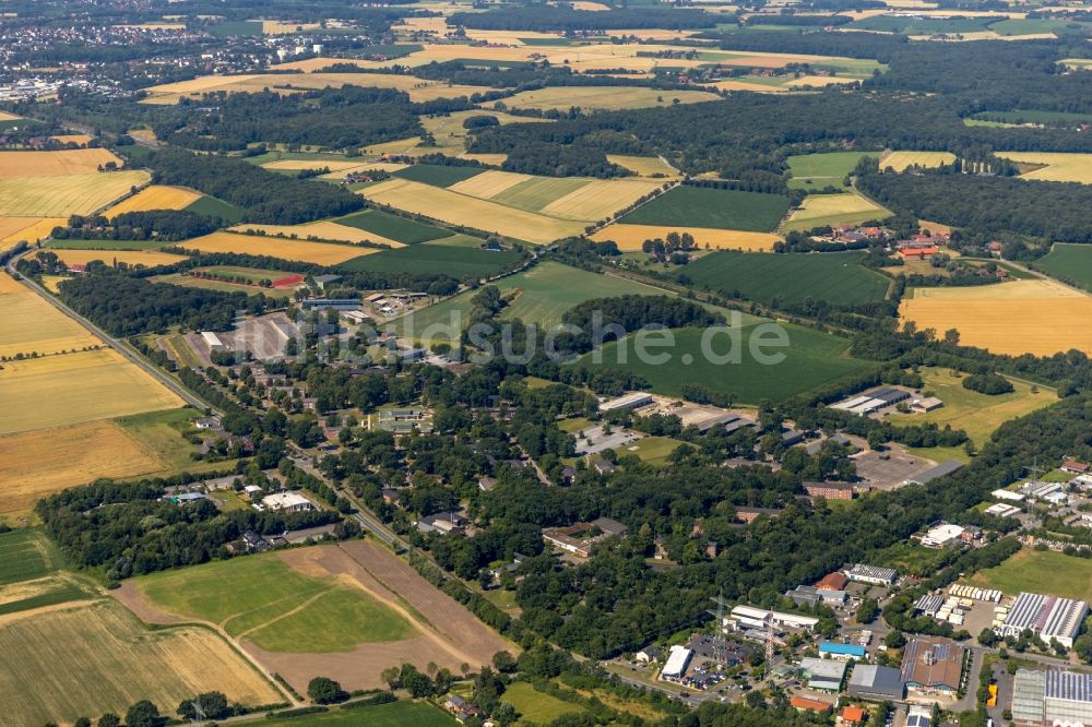 Luftaufnahme Ahlen - Industrie- Denkmal der technischen Anlagen und Produktionshallen des Geländes der Zeche Westfalen in Ahlen im Bundesland Nordrhein-Westfalen, Deutschland