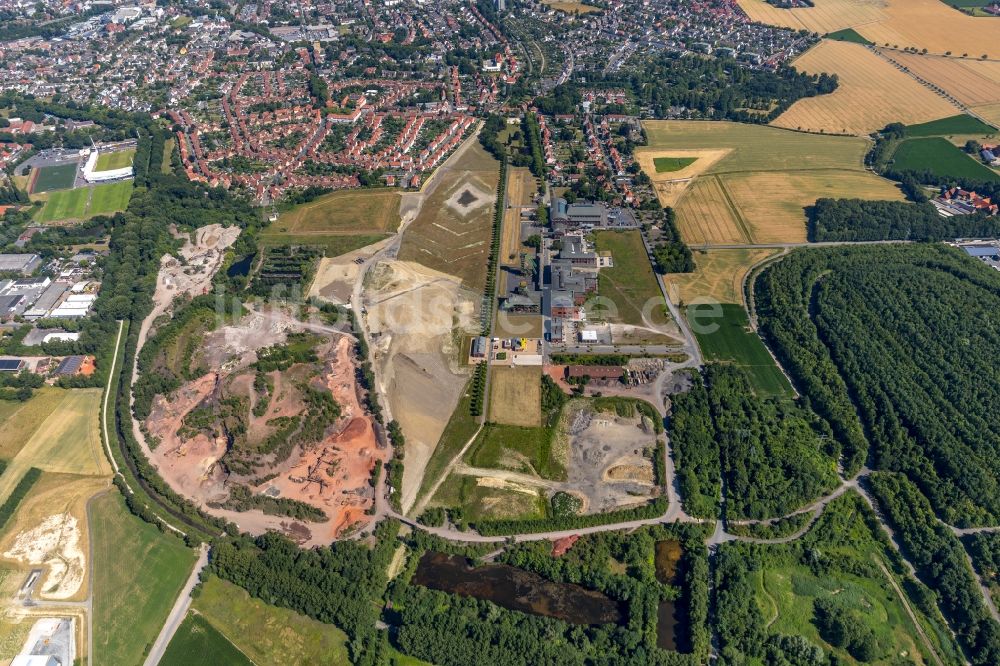 Ahlen von oben - Industrie- Denkmal der technischen Anlagen und Produktionshallen des Geländes der Zeche Westfalen in Ahlen im Bundesland Nordrhein-Westfalen, Deutschland