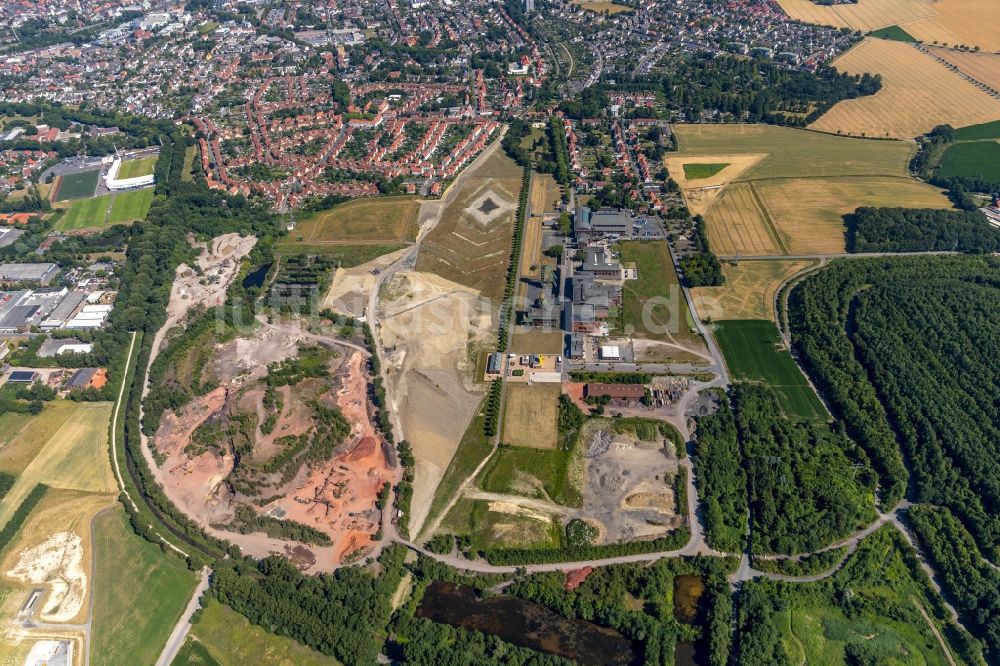 Ahlen aus der Vogelperspektive: Industrie- Denkmal der technischen Anlagen und Produktionshallen des Geländes der Zeche Westfalen in Ahlen im Bundesland Nordrhein-Westfalen, Deutschland