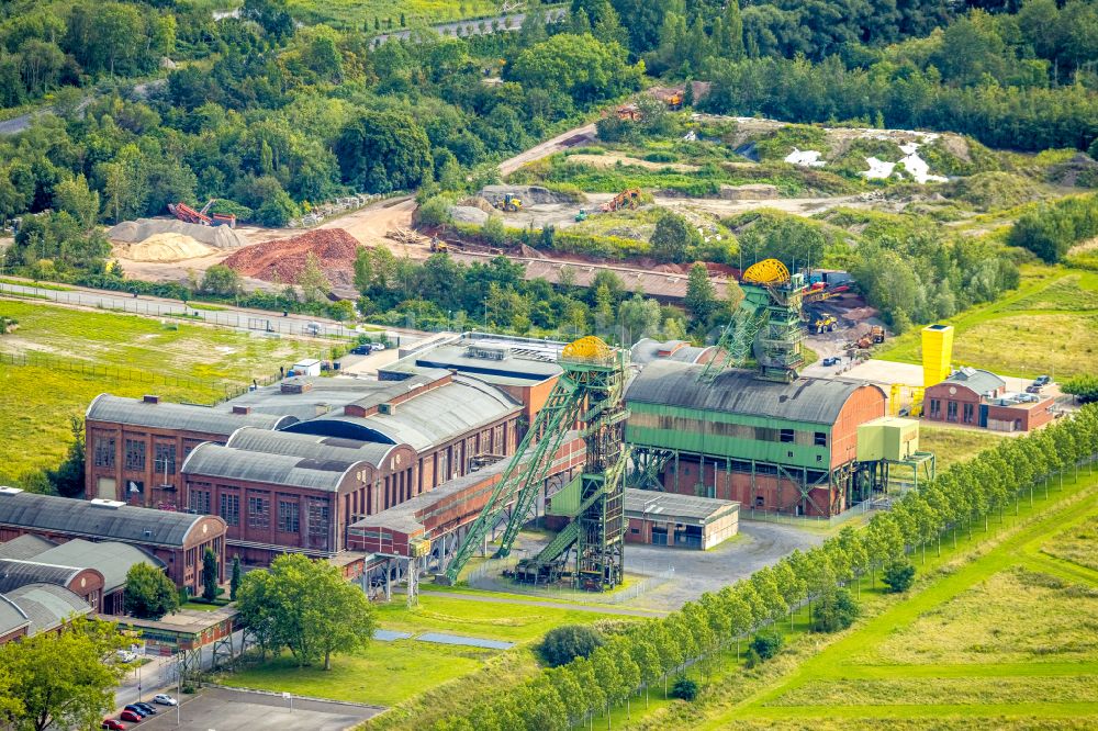 Ahlen aus der Vogelperspektive: Industrie- Denkmal der technischen Anlagen und Produktionshallen des Geländes der Zeche Westfalen in Ahlen im Bundesland Nordrhein-Westfalen, Deutschland