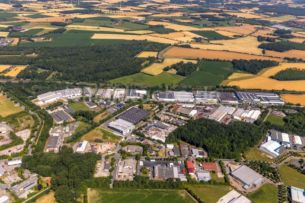 Ahlen aus der Vogelperspektive: Industrie- und Gewerbegebiet in Ahlen im Bundesland Nordrhein-Westfalen, Deutschland